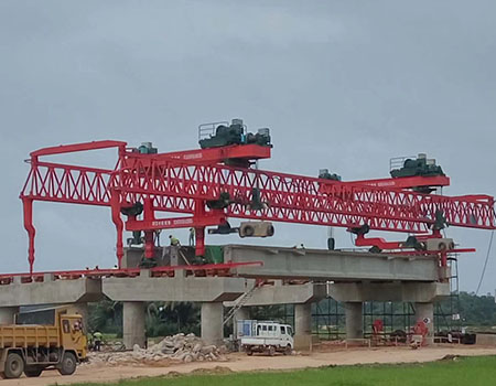 輪胎式架橋機(jī)